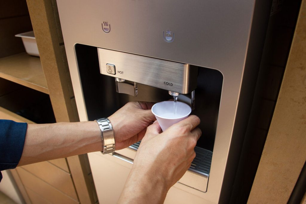 Louer ou acheter une fontaine a eau : Quelle est la meilleure option ?