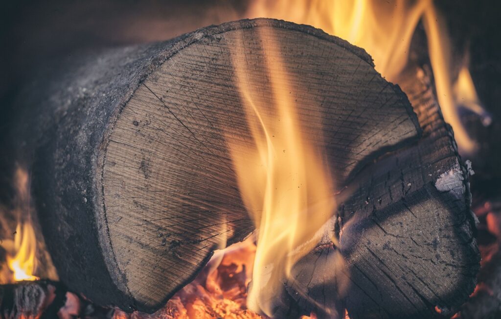 découvrez notre sélection de bois de chauffage de qualité, idéal pour réchauffer votre intérieur et créer une ambiance chaleureuse. profitez de conseils d'experts pour choisir le meilleur bois adapté à vos besoins.