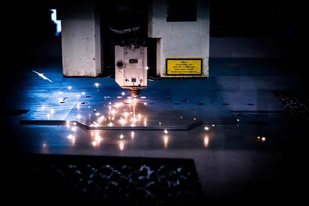 découvrez les avantages de la découpe laser : une technologie de pointe pour une précision inégalée dans la découpe de matériaux variés, adaptée à l'industrie comme à la création personnalisée.