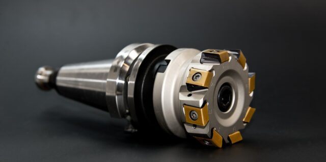 découvrez le formage des métaux : techniques, procédés et innovations pour transformer les matériaux métalliques en pièces industrielles de haute précision.