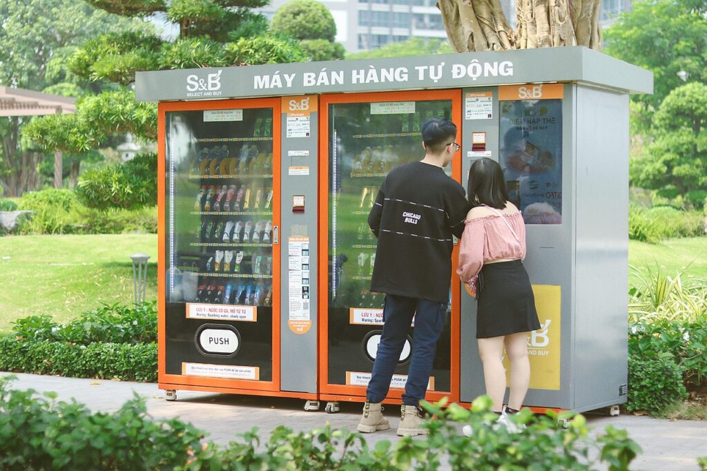 découvrez tout ce qu'il faut savoir sur les distributeurs automatiques : fonctionnement, avantages, choix et conseils pour bien utiliser ou installer une vending machine en entreprise ou lieux publics.