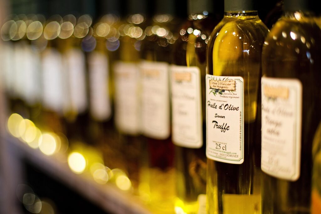 découvrez l'huile d'olive de nyons, reconnue pour sa qualité exceptionnelle et son goût authentique, issue des oliviers provençaux.