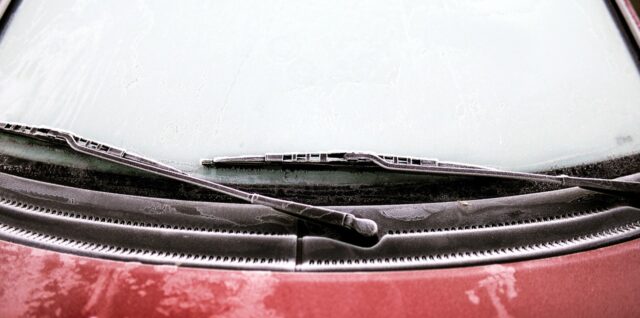 service de remplacement de pare-brise rapide et fiable pour assurer votre sécurité et la clarté de votre vision sur la route.