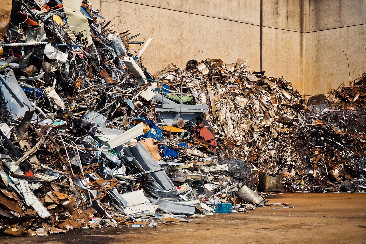découvrez nos solutions innovantes de récupération des métaux dans les déchets électroniques pour un recyclage efficace et responsable.