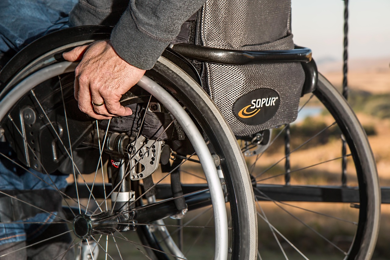 découvrez notre fauteuil roulant actif ultraléger, conçu pour offrir mobilité, confort et performance optimale aux utilisateurs en quête de liberté et d'autonomie.