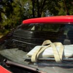 Lunette arrière explosée sans raison le phénomène du verre trempé